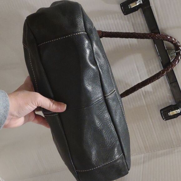 Vintage Fossil Leather Purse.    P1 - Picture 3 of 11